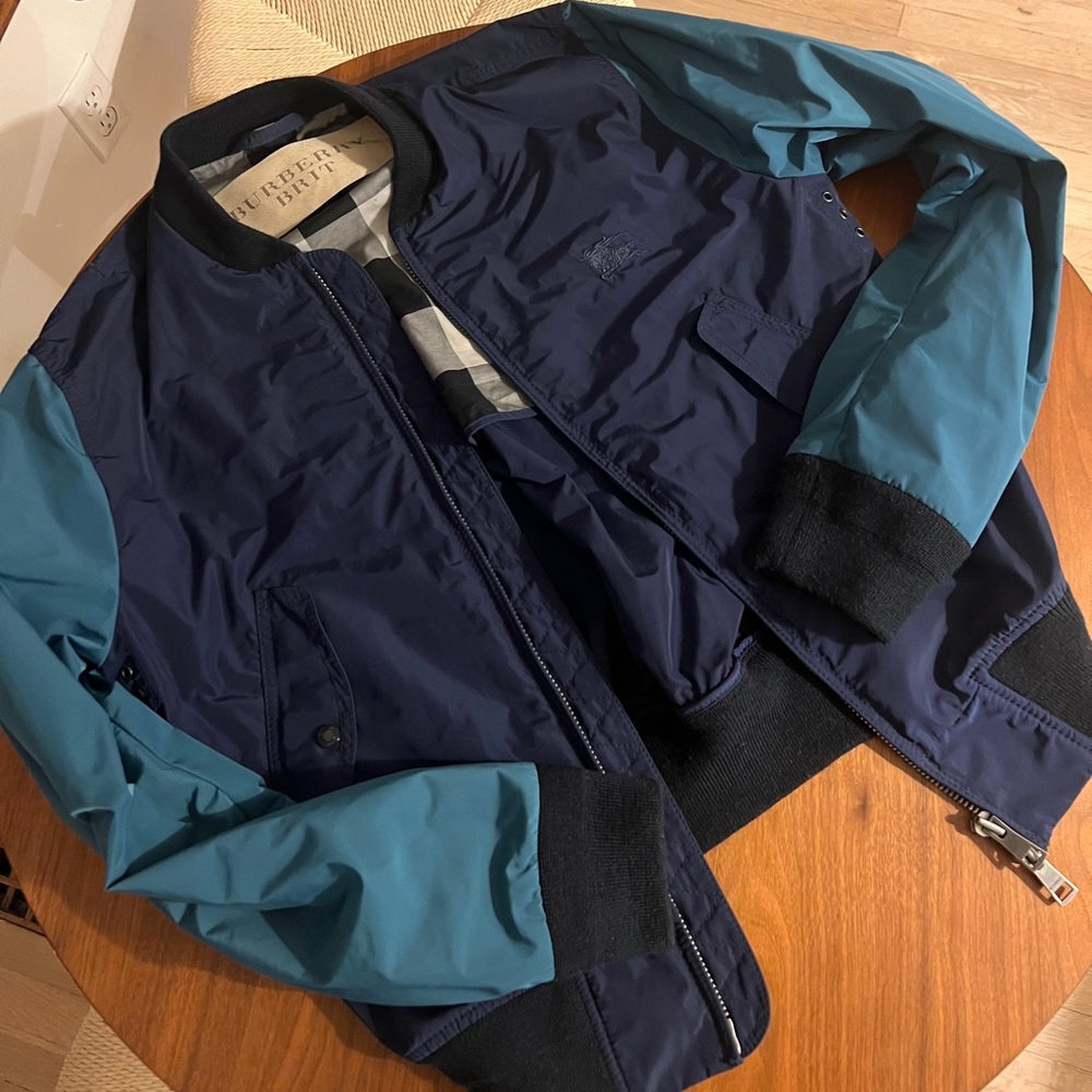 Burberry Jacket final price drop!